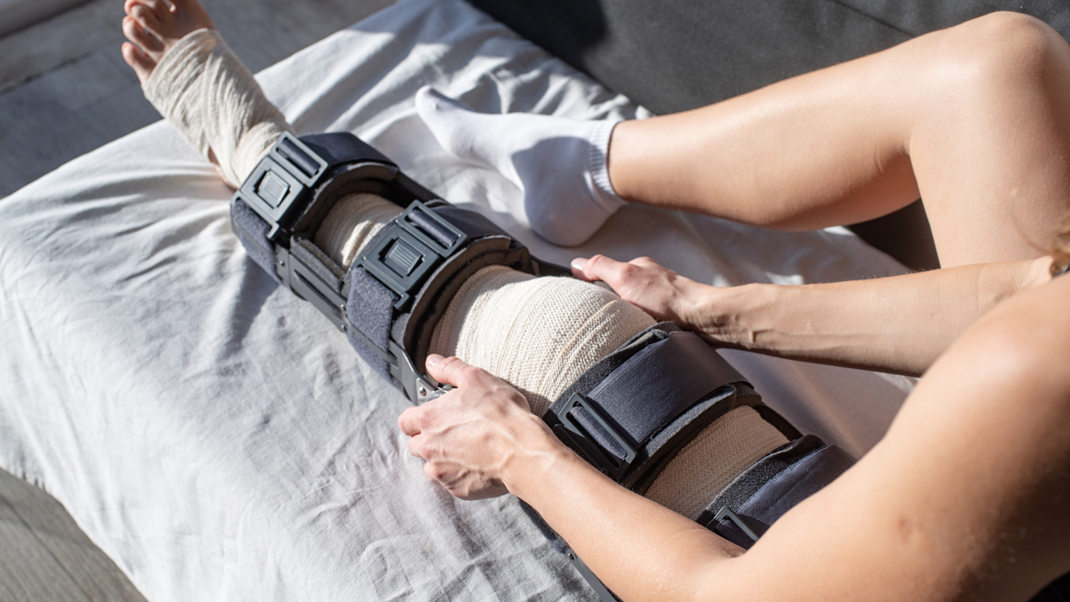 Hinged Knee Brace During Meniscus Recovery